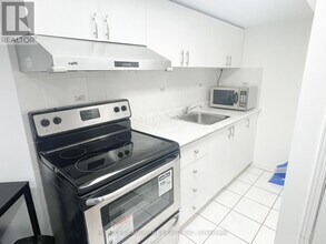 272 Milliken Meadows Dr in Markham, ON - Building Photo - Building Photo