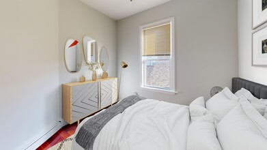 108 Boston St, Unit 3 in Boston, MA - Foto de edificio - Building Photo