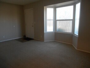 898 Rhinegold Way in Las Vegas, NV - Building Photo - Building Photo