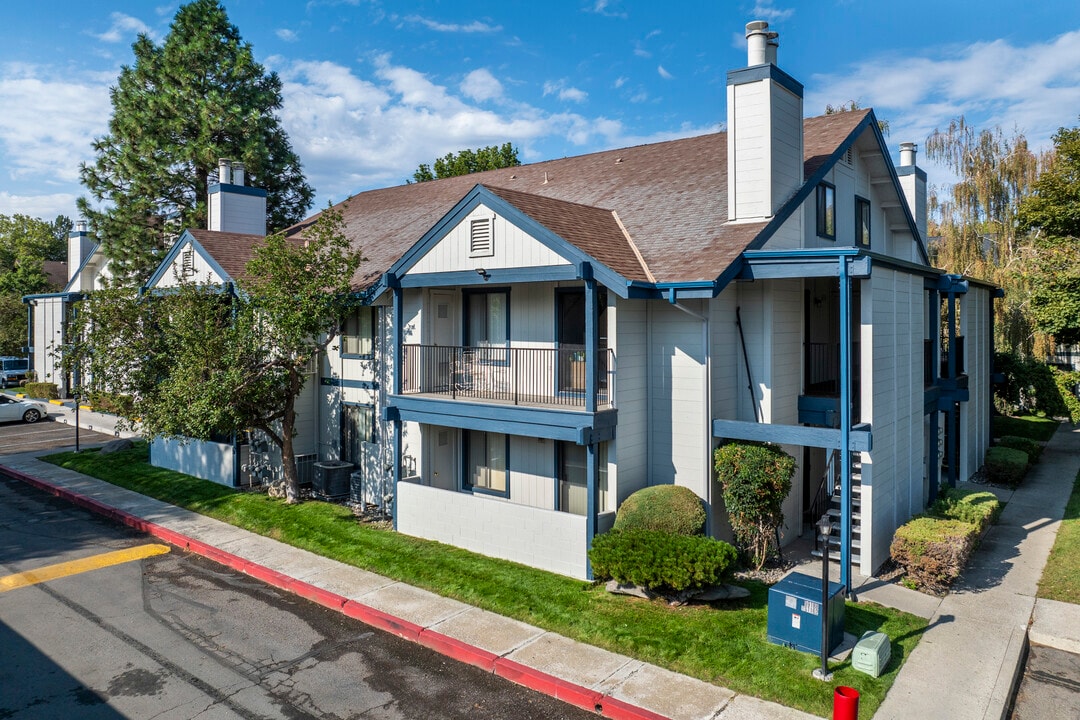 Meadows II Apartment Homes in Reno, NV - Foto de edificio