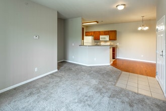 Town Commons Apartments in Howell, MI - Building Photo - Interior Photo