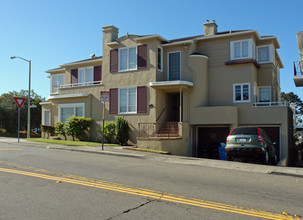 111 Eucalyptus Dr in San Francisco, CA - Building Photo - Building Photo