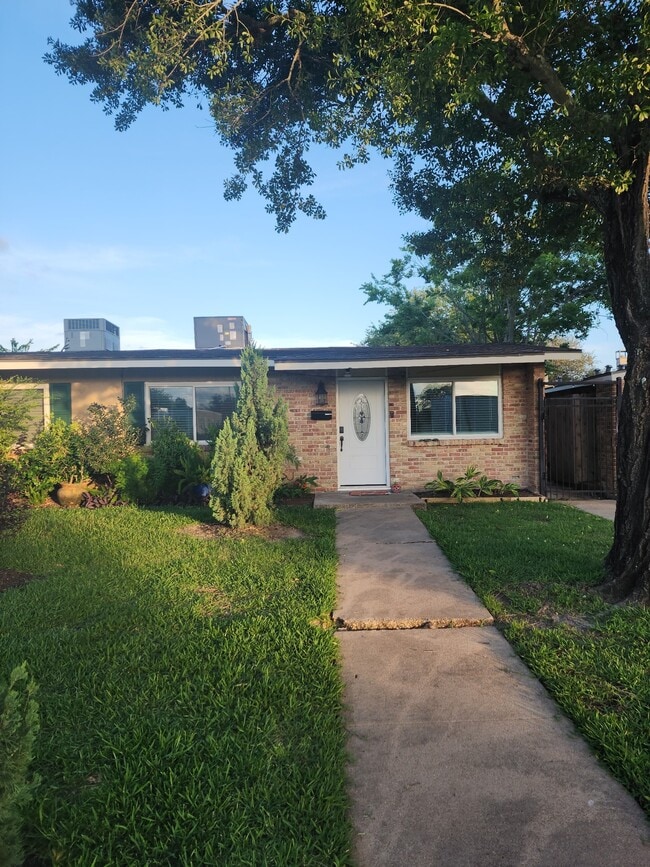 property at 1106 Seafoam Rd