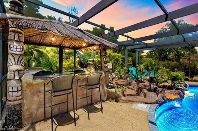 5216 Rutland Ct in Cape Coral, FL - Foto de edificio