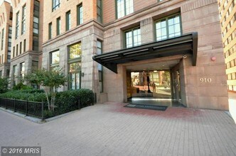 910 M St NW in Washington, DC - Building Photo - Building Photo