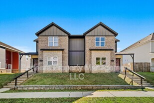 1256 N Sicily Ln in Fayetteville, AR - Building Photo