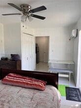 10540 SW 50th Terrace in Miami, FL - Foto de edificio - Building Photo