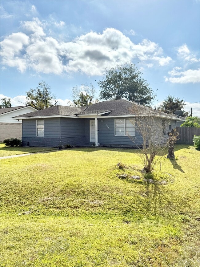 property at 521 Cypress Dr