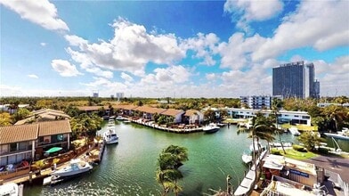 16570 NE 26th Ave in North Miami Beach, FL - Building Photo - Building Photo