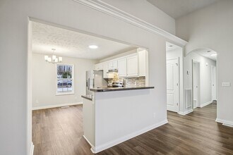 205 Christine Dr in Lebanon, TN - Foto de edificio - Building Photo