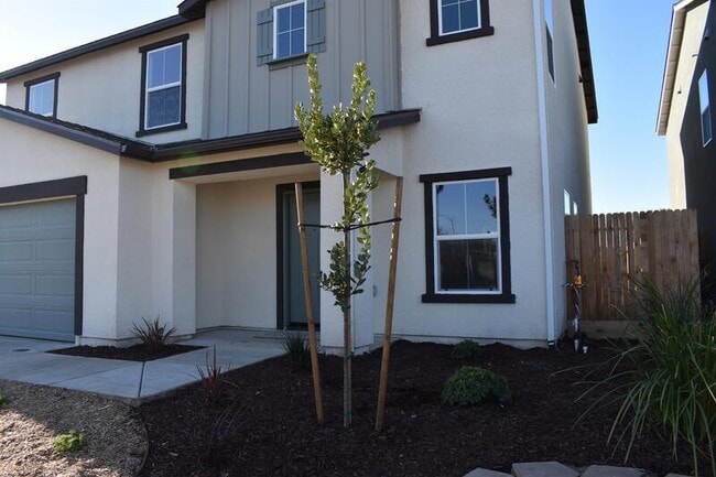 1316 Eagle St in Merced, CA - Building Photo - Building Photo