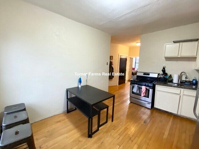 87 Hammond St, Unit 8 in Boston, MA - Building Photo - Building Photo
