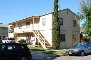 748 W California Ave in Glendale, CA - Building Photo