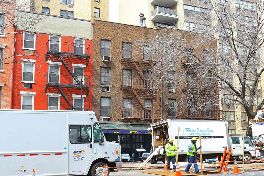 1394-1396 Third Ave in New York, NY - Building Photo