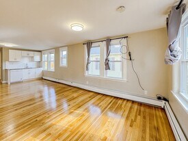 19 Town Hill St in Quincy, MA - Building Photo