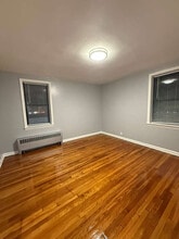 4 Chestnut St in East Orange, NJ - Building Photo - Building Photo