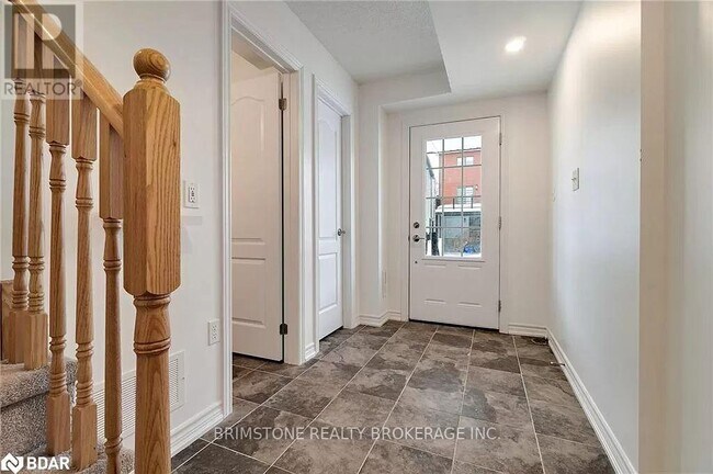 46 Andean Ln in Barrie, ON - Building Photo - Building Photo