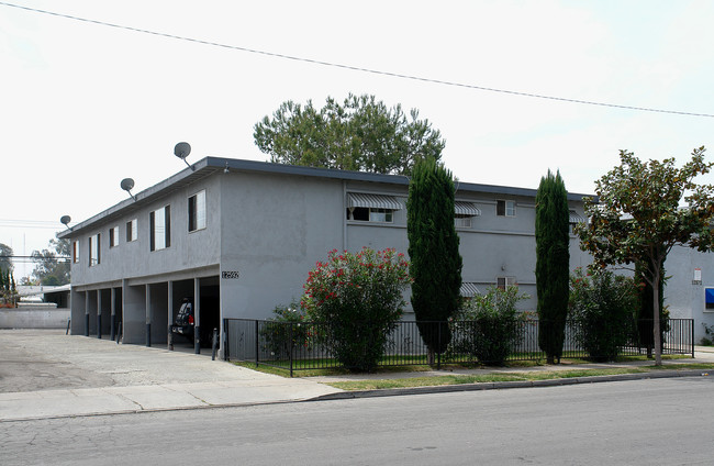 12592 Morningside Ave in Garden Grove, CA - Foto de edificio - Building Photo