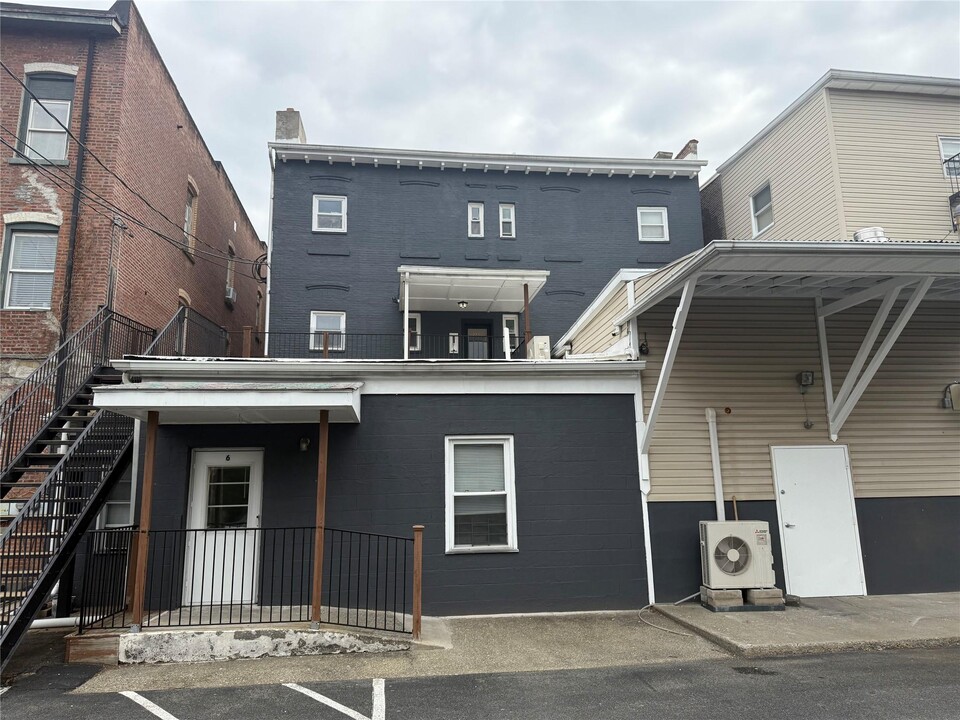 171 Main St-Unit -6 in Beacon, NY - Building Photo