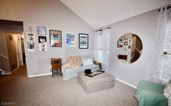 1 Pendleton Ct in Bedminster, NJ - Building Photo - Building Photo