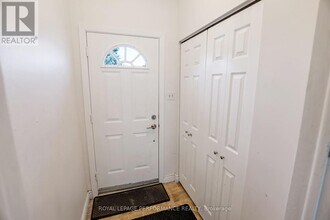 142 Meadowlands Dr W in Ottawa, ON - Building Photo - Building Photo