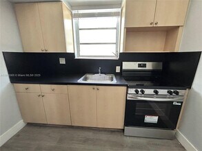 1334 Alton Rd in Miami Beach, FL - Building Photo - Building Photo