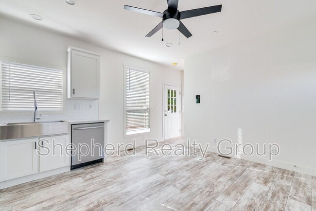 15914 Dauchy Ave in Riverside, CA - Building Photo - Building Photo