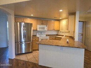 5249 E Shea Blvd in Scottsdale, AZ - Foto de edificio - Building Photo