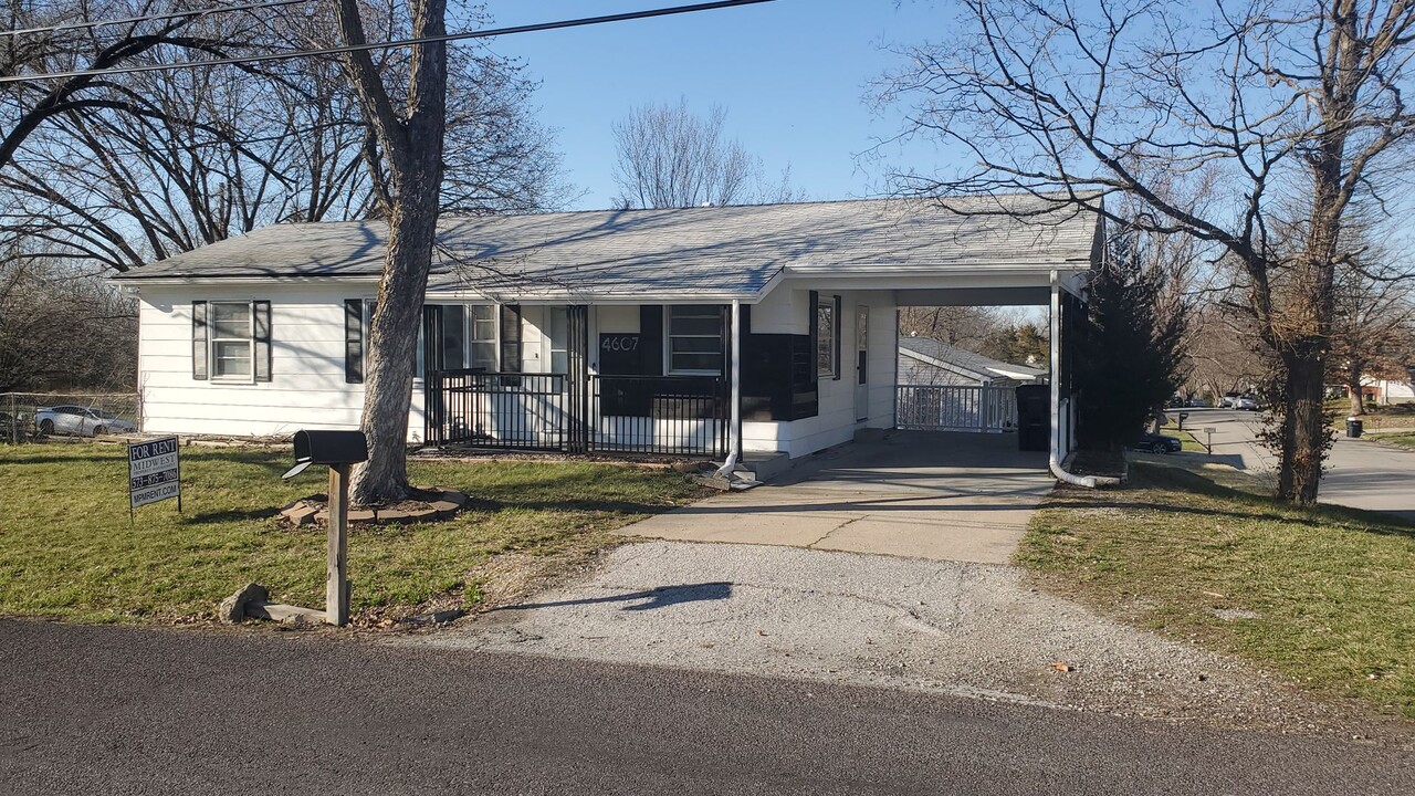 4607 Waterloo Dr in Columbia, MO - Building Photo