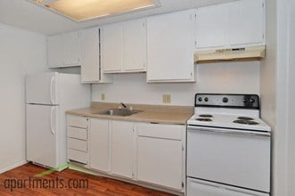 Pelican Pointe Apartments in Jacksonville, FL - Building Photo - Interior Photo