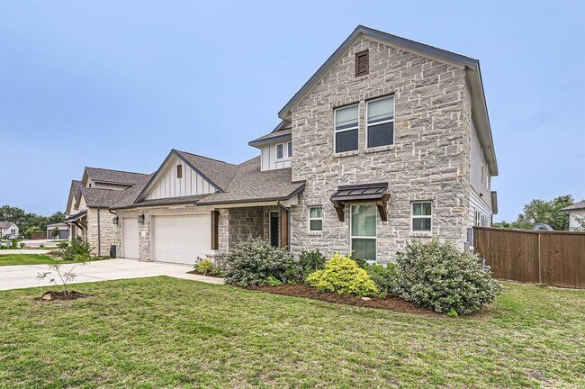 542 Round Vly Trl in Liberty Hill, TX - Building Photo - Building Photo