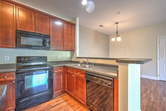 8511 Burnham Ln in Nashville, TN - Foto de edificio - Building Photo