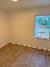 633 Brookwood Dr in Forest Park, GA - Building Photo - Building Photo