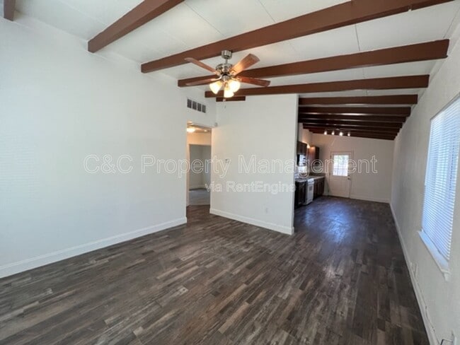 2119 E Griffith Way in Fresno, CA - Building Photo - Building Photo