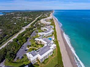 8830 S Sea Oaks Way in Vero Beach, FL - Building Photo - Building Photo