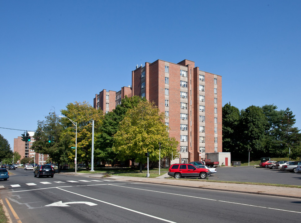 Ribicoff Apartments in New Britain, CT - Building Photo