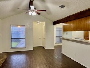 6451 Woodbeach Dr in Fort Worth, TX - Building Photo - Building Photo