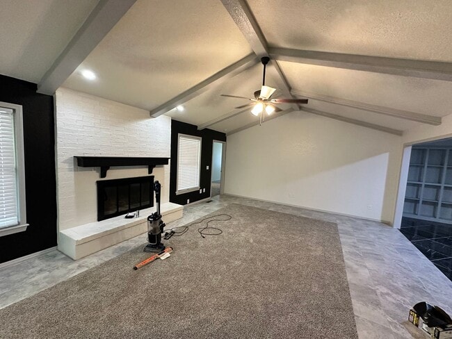 3215 Woodsboro Dr
