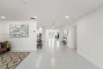 2219 N 35th Ave in Hollywood, FL - Foto de edificio - Building Photo