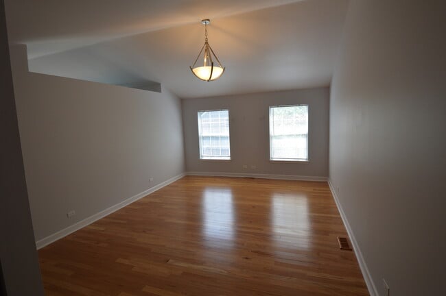 1267 Bradwell Ln in Mundelein, IL - Building Photo - Building Photo