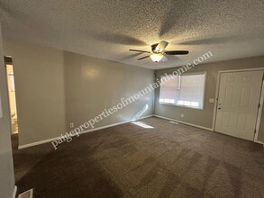 705 Winchester St-Unit -705 Winchester St in Flippin, AR - Foto de edificio - Building Photo