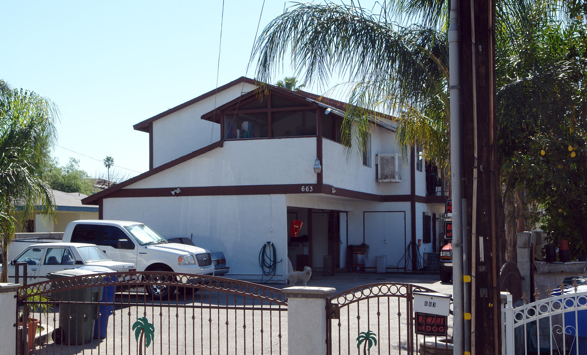 663 W 14th St in San Bernardino, CA - Building Photo