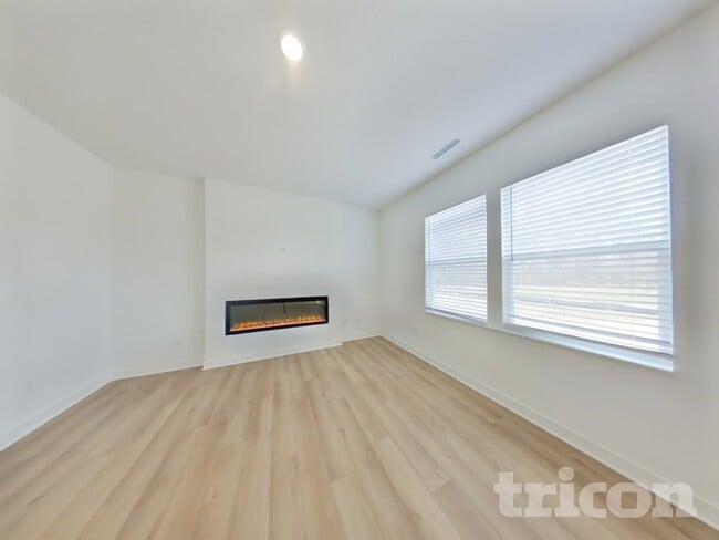 11714 Cotterill Wy in Indianapolis, IN - Foto de edificio - Building Photo