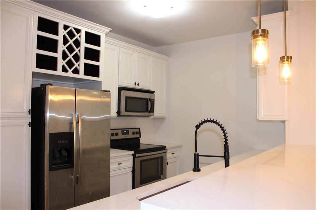 901 Abernathy Rd NE in Sandy Springs, GA - Building Photo