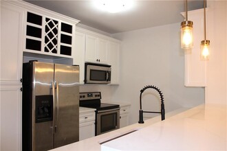 901 Abernathy Rd NE in Sandy Springs, GA - Building Photo - Building Photo