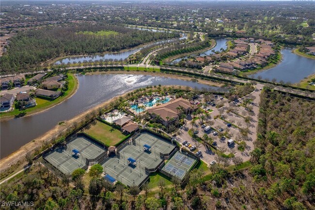 2866 Cinnamon Bay Cir
