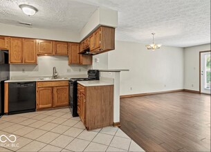 5421 Bay Harbor Dr in Indianapolis, IN - Building Photo - Building Photo