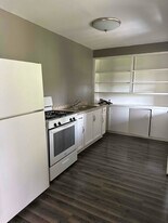 211 S Foster St in Mansfield, OH - Building Photo