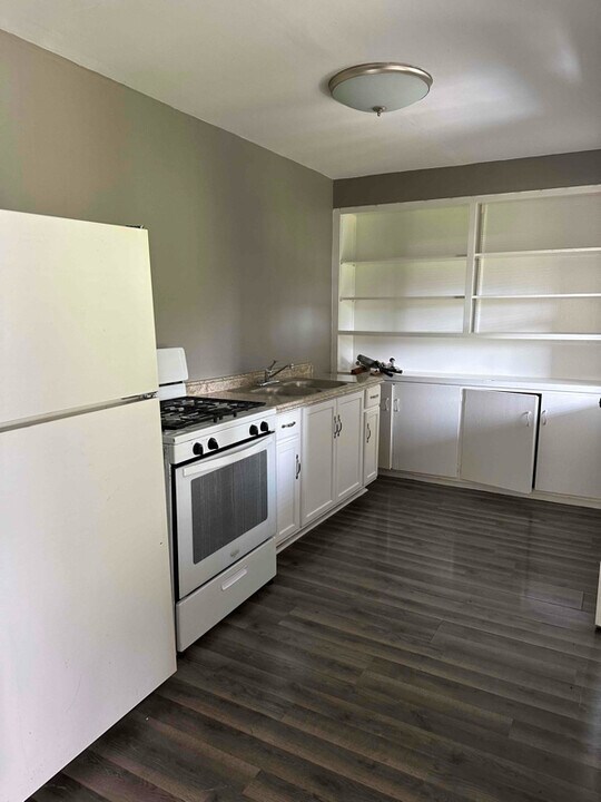 211 S Foster St in Mansfield, OH - Foto de edificio