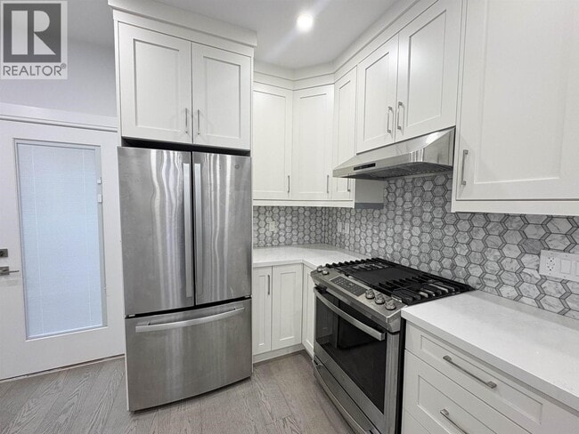 property at 4990 Moss St.